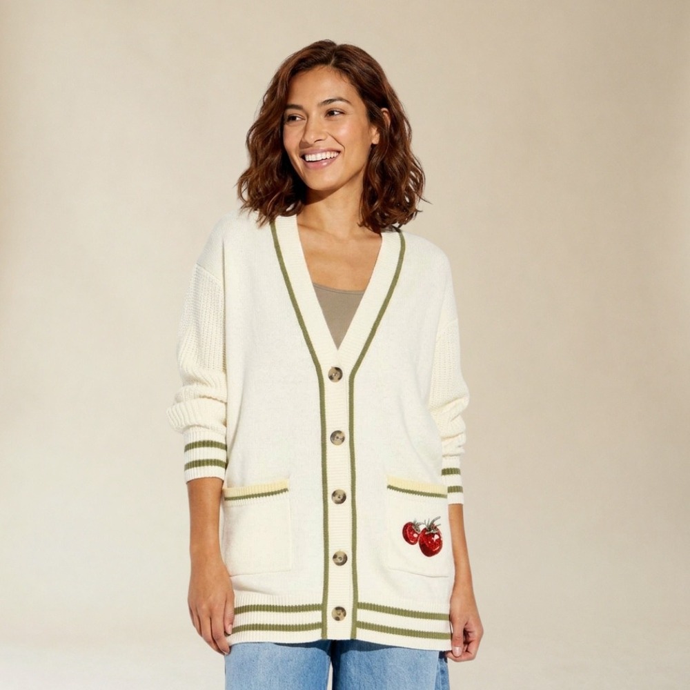 33 Degrees Women Tomato Sweet & Tangy Graphic Oversized Knit Cardigan Cream XS